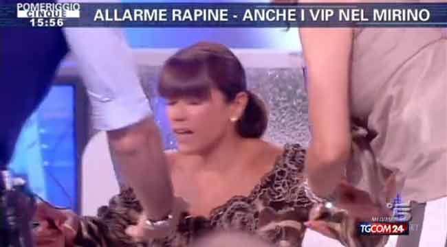 Malore in diretta tv per Ana Laura Ribas Malore in diretta tv per Ana Laura Ribas