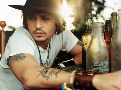La confessione sconvolgente di Johnny Depp: sono cieco da un occhio La confessione sconvolgente di Johnny Depp: sono cieco da un occhio