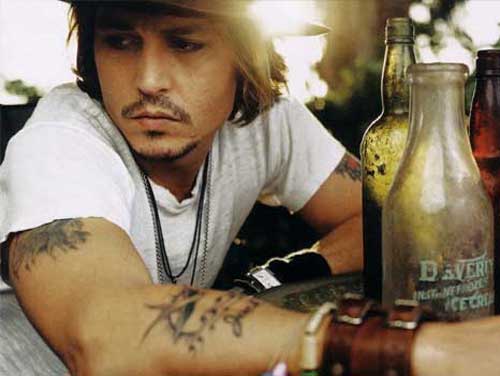La confessione sconvolgente di Johnny Depp: sono cieco da un occhio La confessione sconvolgente di Johnny Depp: sono cieco da un occhio