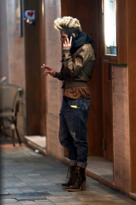 Emma, baci focosi con Bocci e curve in mostra su Facebook