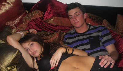 Miley Cyrus cambia volto: provocatrice nel nuovo video “We can’t stop”