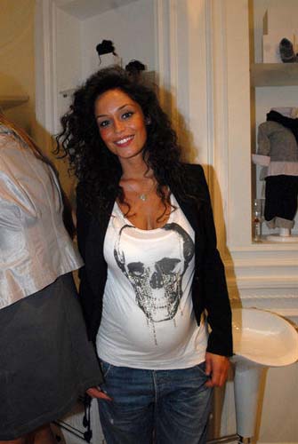 L’estate è arrivata, le vip single più sexy sotto l’ombrellone