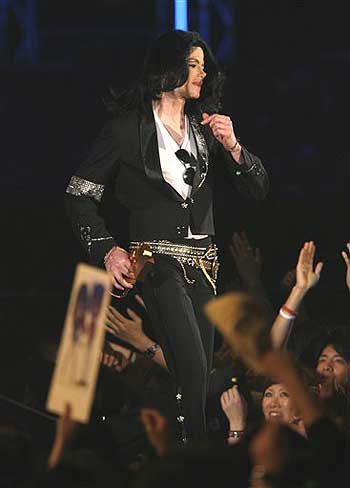 Michael Jackson non dormiva da 60 giorni. La verità sulla morte Michael Jackson non dormiva da 60 giorni. La verità sulla morte