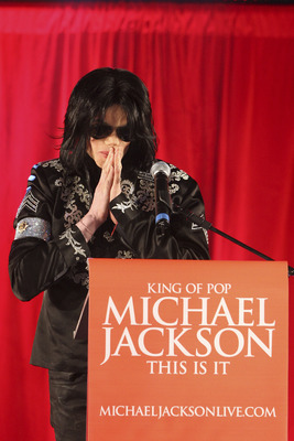 Michael Jackson non dormiva da 60 giorni. La verità sulla morte Michael Jackson non dormiva da 60 giorni. La verità sulla morte