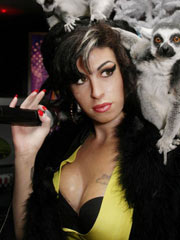 Amy Winehouse, parla il fratello: “Uccisa dalla bulimia” Amy Winehouse, parla il fratello: “Uccisa dalla bulimia”