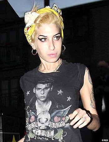 Amy Winehouse, parla il fratello: “Uccisa dalla bulimia” Amy Winehouse, parla il fratello: “Uccisa dalla bulimia”
