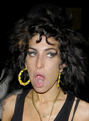 Amy Winehouse, parla il fratello: “Uccisa dalla bulimia” Amy Winehouse, parla il fratello: “Uccisa dalla bulimia”