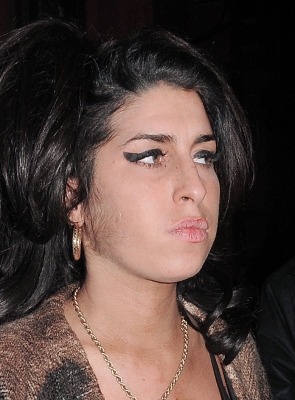 Amy Winehouse, parla il fratello: “Uccisa dalla bulimia” Amy Winehouse, parla il fratello: “Uccisa dalla bulimia”