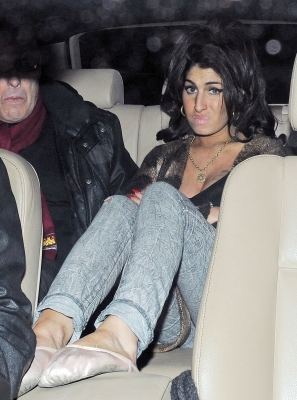 Amy Winehouse, parla il fratello: “Uccisa dalla bulimia” Amy Winehouse, parla il fratello: “Uccisa dalla bulimia”