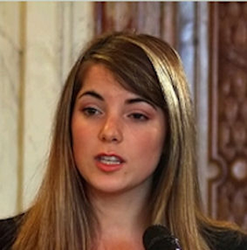 Pif: “Sono fidanzato con Giulia Innocenzi ma a 41 anni sono troppo giovane per far famiglia” Pif: “Sono fidanzato con Giulia Innocenzi ma a 41 anni sono troppo giovane per far famiglia”