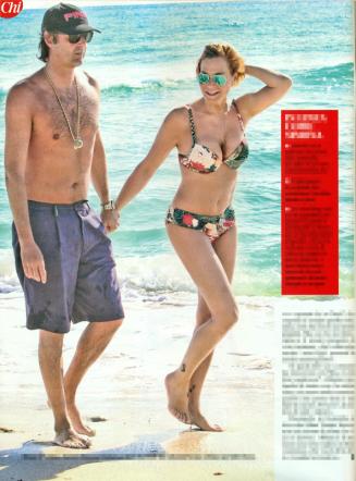 Simona Ventura sexy in trikini: curve abbondanti e in vista