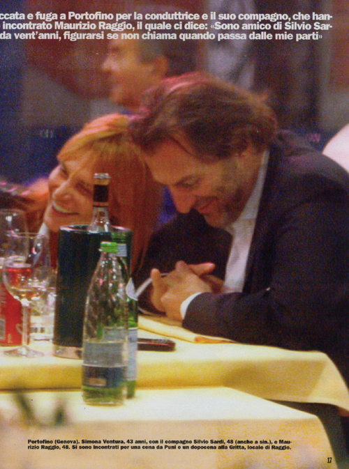 Simona Ventura sexy in trikini: curve abbondanti e in vista