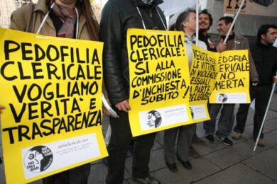 Preti pedofili, il grande bluff. Arrestato l’ex prete Poggi: calunnia