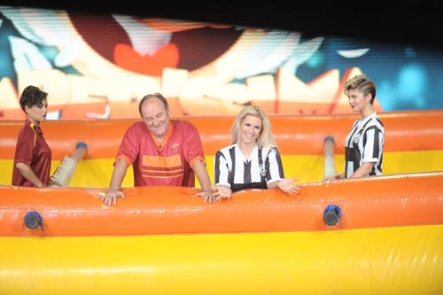 Hunziker esplosiva al mare: Michelle mostra seno e inguine