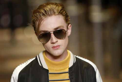 Da Saint Laurent ad Apple: Deneve  torna a casa