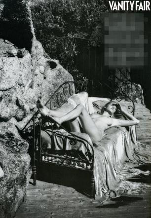 Kate Moss, le foto da un milione e mezzo di dollari finiscono all’asta Kate Moss, le foto da un milione e mezzo di dollari finiscono all’asta