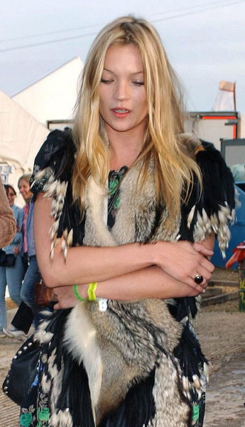 Kate Moss, le foto da un milione e mezzo di dollari finiscono all’asta Kate Moss, le foto da un milione e mezzo di dollari finiscono all’asta