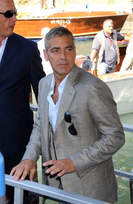 George Clooney, amore al capolinea: è finita la storia con Stacy Keibler George Clooney, amore al capolinea: è finita la storia con Stacy Keibler