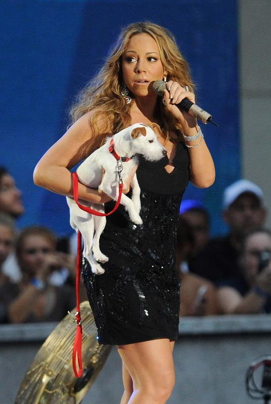 Mariah Carey in sedia a rotelle dopo l’incidente Mariah Carey in sedia a rotelle dopo l’incidente