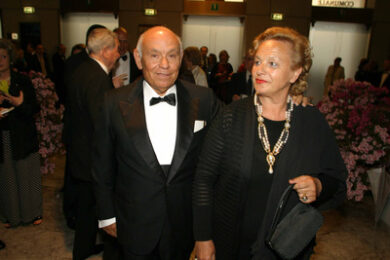 Svolta FonSai/ Manette per tutta la famiglia Ligresti. Paolo latitante in Svizzera. Buco da 600 milioni nelle riserve.Vola il titolo
