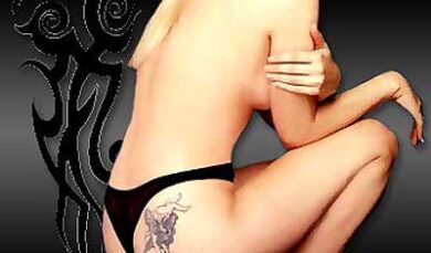 Si sveglia con 56 tatuaggi in faccia. Cancellate, l’odissea di Kimberley è finita