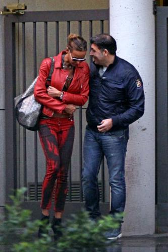 Rihanna senza slip in centro a Londra. Polemica