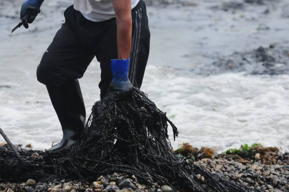 Il disastro a pochi passi dalle nostre coste Il disastro a pochi passi dalle nostre coste