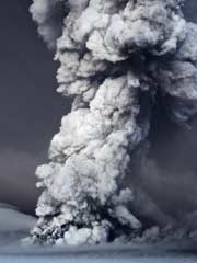 Eruzione record del vulcano Popocatepeti. Panico Eruzione record del vulcano Popocatepeti. Panico