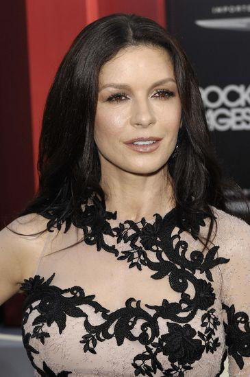 Divorzi milionari come Douglas-Zeta Jones? Ecco come “evitarli” in Italia