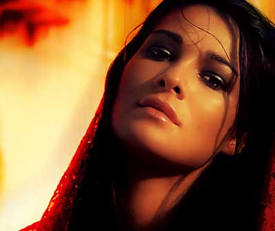 Il bikini di Manuelona è strabordante: topless involontario per l’Arcuri Il bikini di Manuelona è strabordante: topless involontario per l’Arcuri