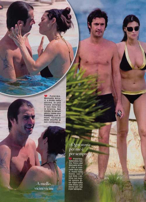 Il bikini di Manuelona è strabordante: topless involontario per l’Arcuri Il bikini di Manuelona è strabordante: topless involontario per l’Arcuri