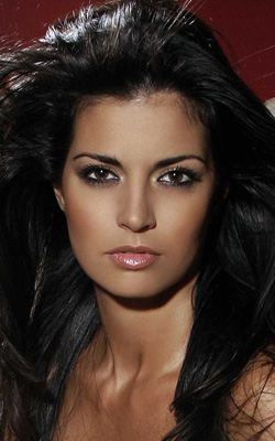 Torrisi quasi nuda tra le onde: miss Pieraccioni in versione sexy sirena Torrisi quasi nuda tra le onde: miss Pieraccioni in versione sexy sirena