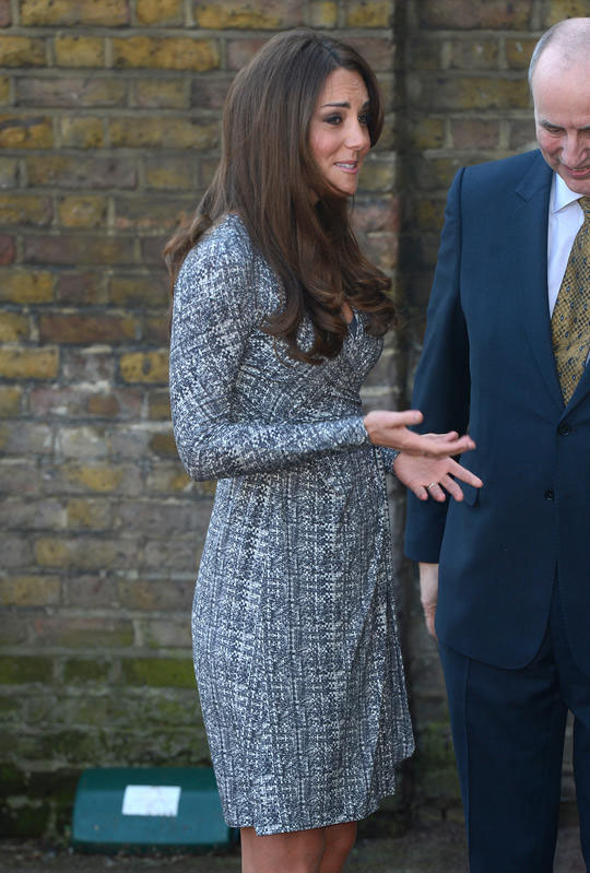 Kate mostra il Royal Baby: le prime foto ufficiali di George Kate mostra il Royal Baby: le prime foto ufficiali di George
