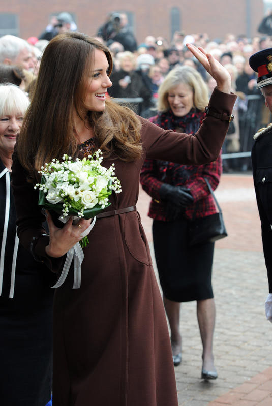 Kate mostra il Royal Baby: le prime foto ufficiali di George Kate mostra il Royal Baby: le prime foto ufficiali di George