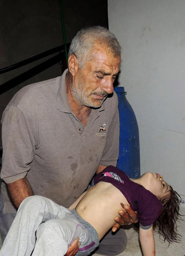 Siria, centinaia di morti per l’uso di gas nervino