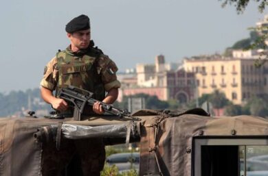 Falsi invalidi raccomandati e truffe: i parassiti dello Stato costano 1,5 miliardi