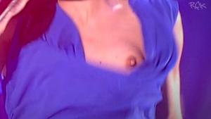 Dolcenera magrissima in bikini. Lucarelli: “Mangia la mortazza” Dolcenera magrissima in bikini. Lucarelli: “Mangia la mortazza”
