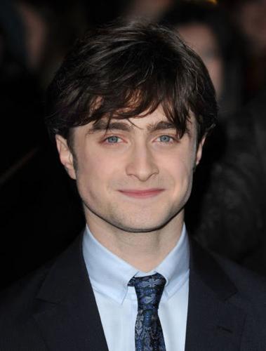 Harry Potter diventa uno scrittore gay: fan in delirio per Radcliffe a Venezia Harry Potter diventa uno scrittore gay: fan in delirio per Radcliffe a Venezia