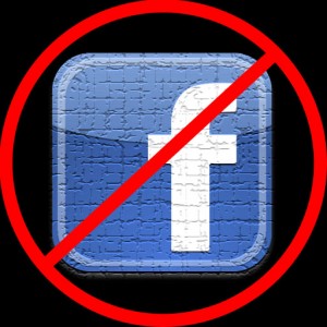 Ecco la malattia che si trasmette via Facebook: a rischio soprattutto le donne