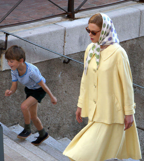 Incidente stradale per Nicole Kidman: travolta da un paparazzo in bici a New York Incidente stradale per Nicole Kidman: travolta da un paparazzo in bici a New York