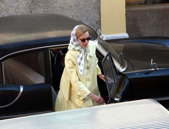 Incidente stradale per Nicole Kidman: travolta da un paparazzo in bici a New York Incidente stradale per Nicole Kidman: travolta da un paparazzo in bici a New York
