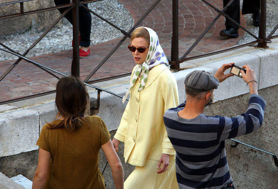 Incidente stradale per Nicole Kidman: travolta da un paparazzo in bici a New York Incidente stradale per Nicole Kidman: travolta da un paparazzo in bici a New York