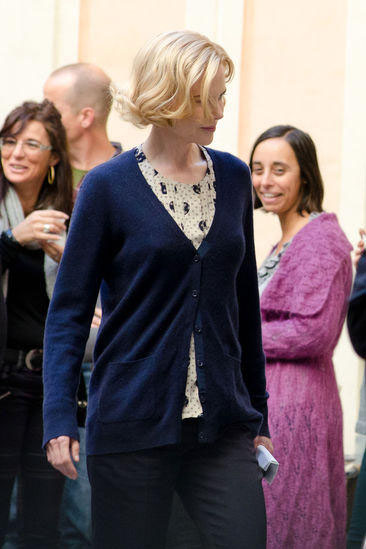 Incidente stradale per Nicole Kidman: travolta da un paparazzo in bici a New York Incidente stradale per Nicole Kidman: travolta da un paparazzo in bici a New York