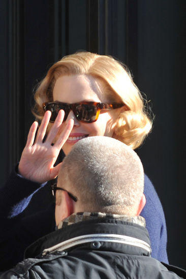 Incidente stradale per Nicole Kidman: travolta da un paparazzo in bici a New York Incidente stradale per Nicole Kidman: travolta da un paparazzo in bici a New York