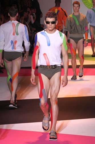 Private equity/Qatar-Fsi staccano un assegno da 200 milioni per Versace