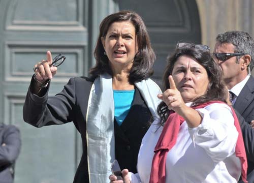 Femminicidio: troppi emendamenti, slittta il voto alla Camera Femminicidio: troppi emendamenti, slittta il voto alla Camera