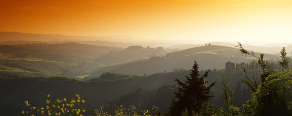 Il fascino di vivere in un borgo medievale. Viaggio di Affari a Castelfalfi. Video Il fascino di vivere in un borgo medievale. Viaggio di Affari a Castelfalfi. Video