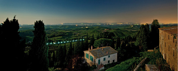 Il fascino di vivere in un borgo medievale. Viaggio di Affari a Castelfalfi. Video Il fascino di vivere in un borgo medievale. Viaggio di Affari a Castelfalfi. Video