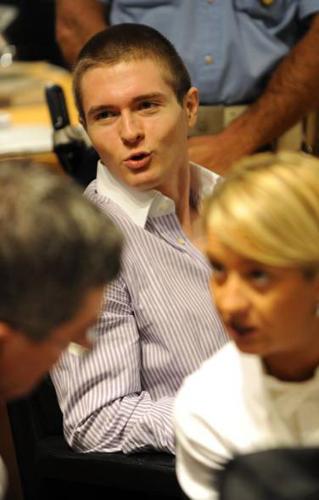 Processo Meredith, ecco che cosa accadrà ad Amanda e Raffaele Processo Meredith, ecco che cosa accadrà ad Amanda e Raffaele