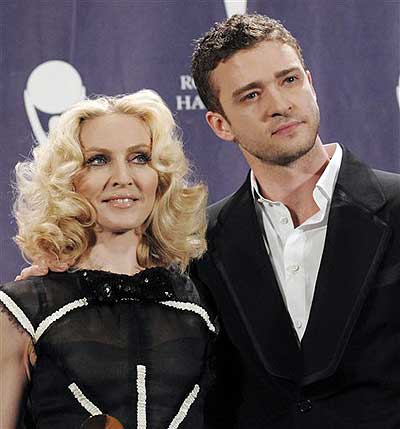 Justin Timberlake “copia” Amedeo Minghi Justin Timberlake “copia” Amedeo Minghi